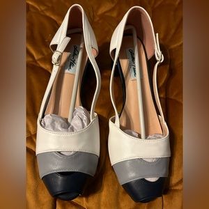 Lulu Hun Shoes. New. US size 8.